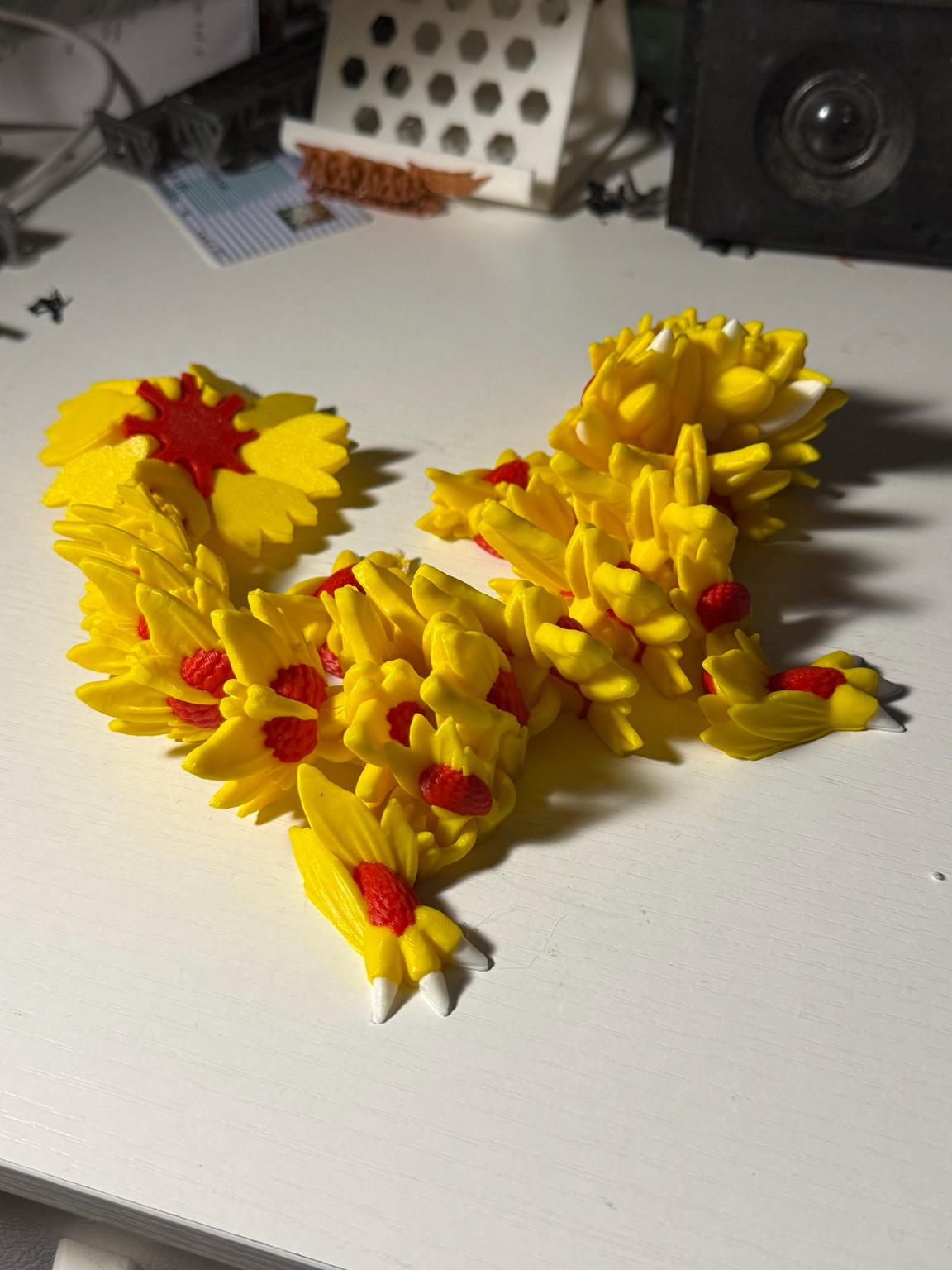 Sunflower Dragon Articulated 3D Print – Flexible Flower Dragon Toy – Yellow Dragon Desk Decor – Gift for Her – Spring Easter Dragon