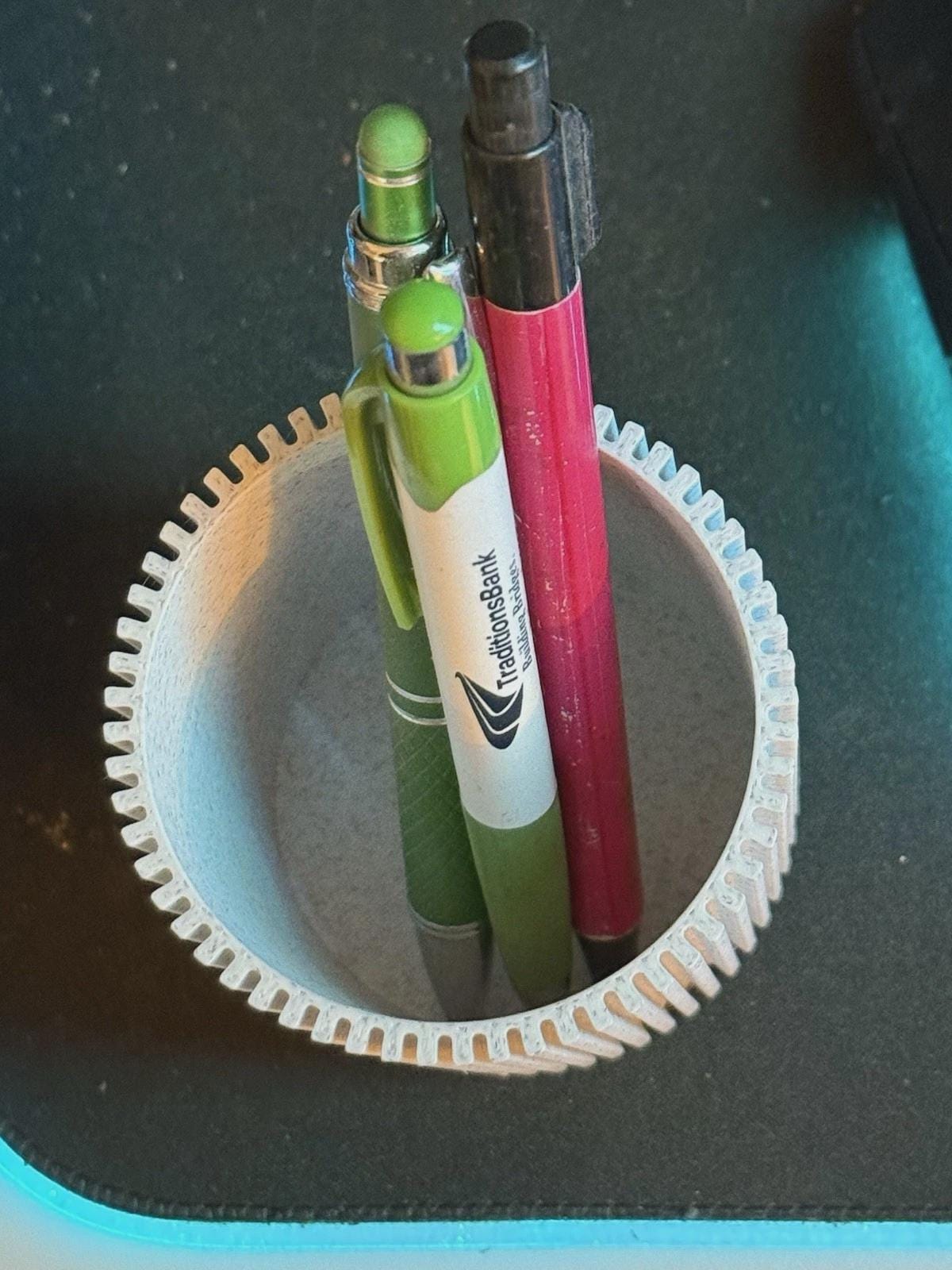 Simple Pen Holder