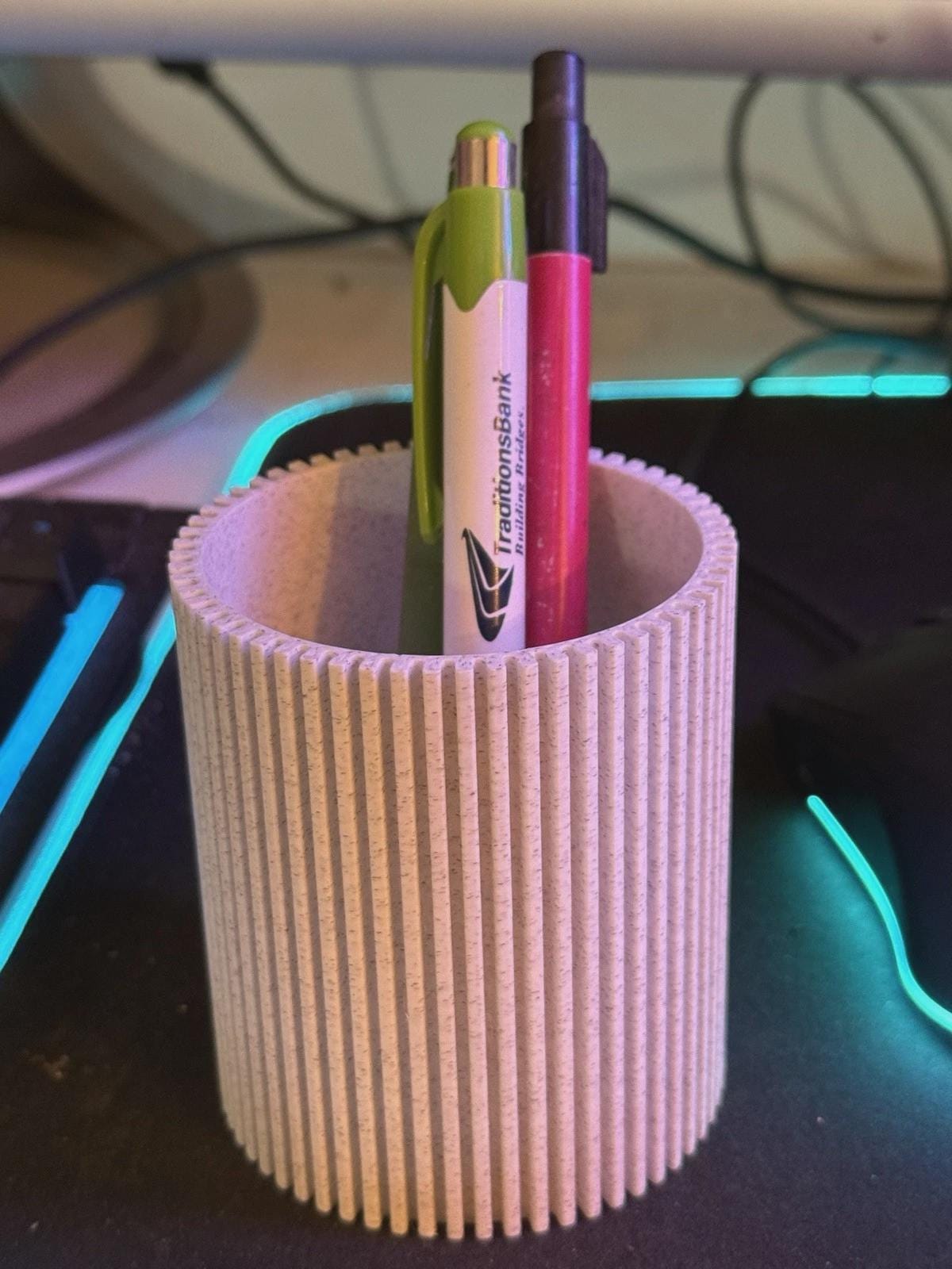 Simple Pen Holder