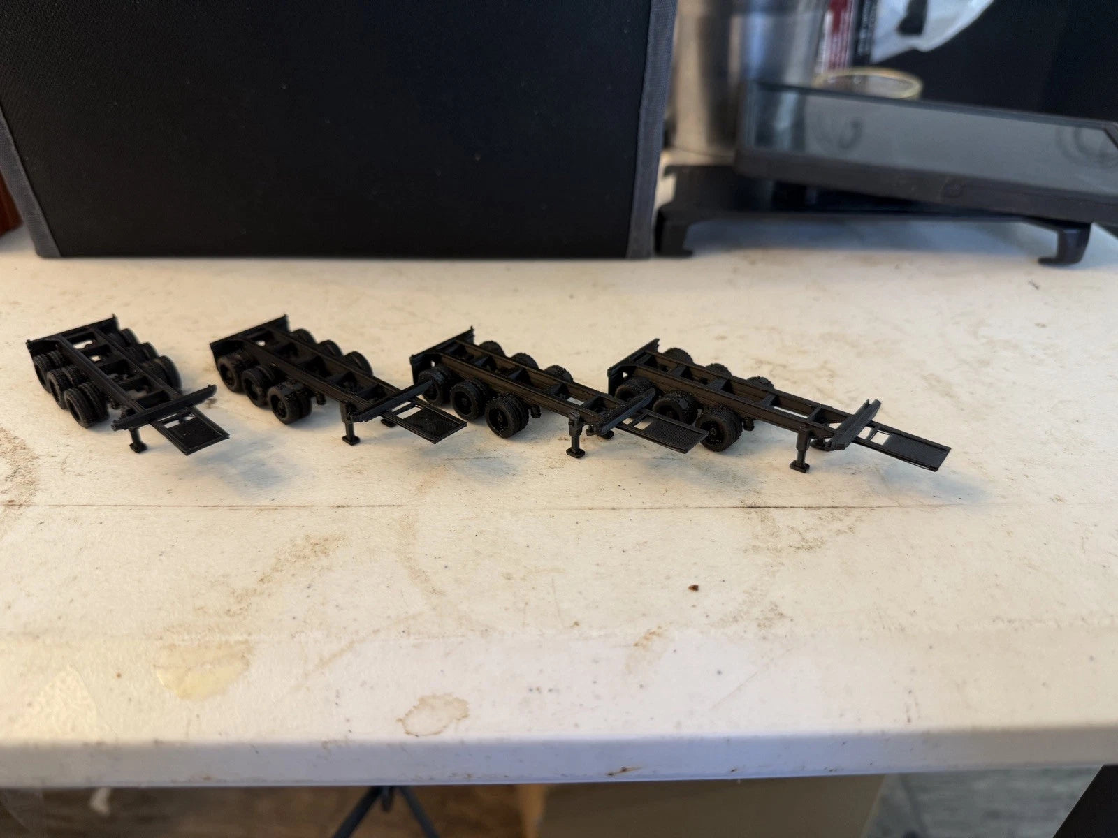 HO Scale 20ft Shipping Container Chassis — 3D Printed Model Railroad Accessory (4-Pack)