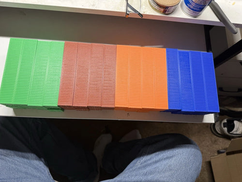 32 Ho Scale, 40 ft Shipping Containers