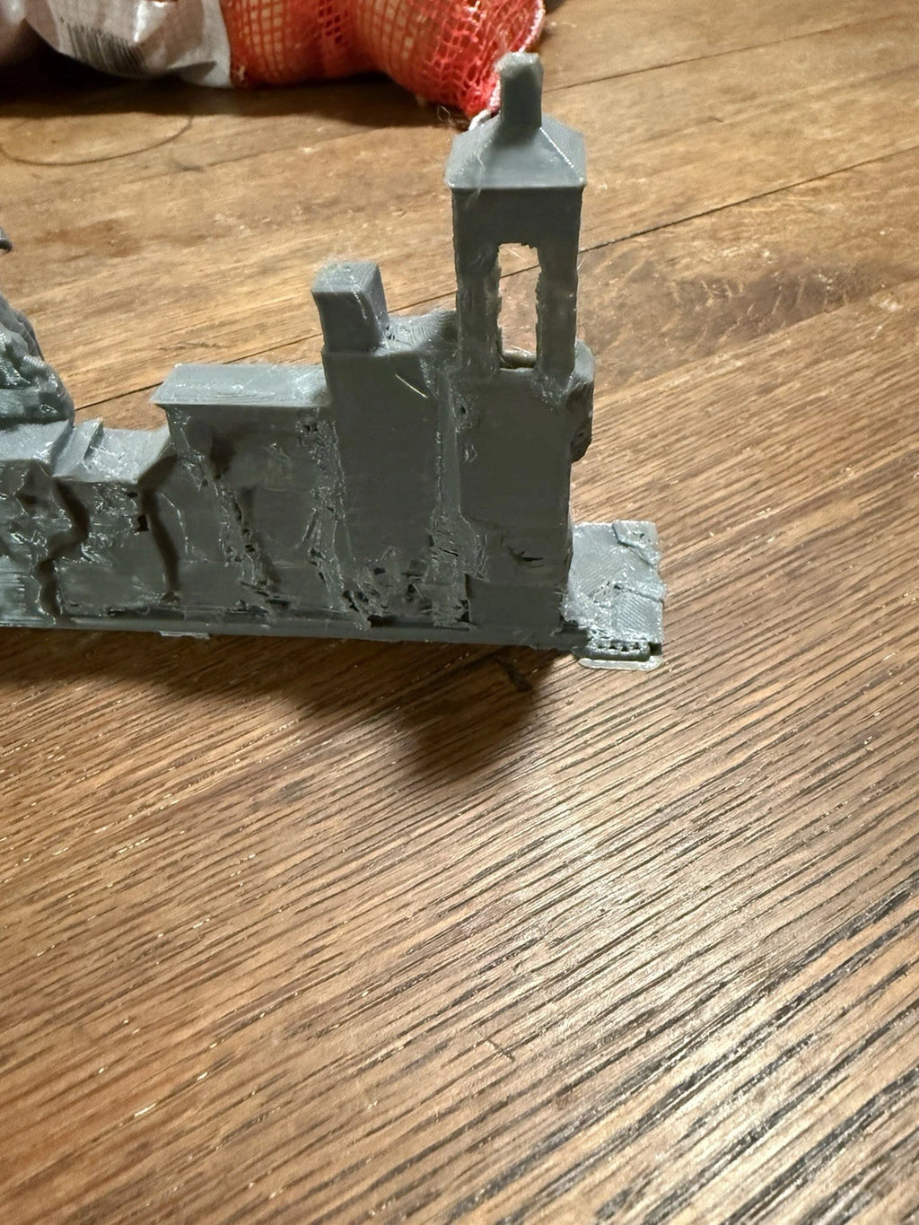 3D Printed Ruined Stone Wall Terrain — 32mm DnD & Wargame Miniature Scenery